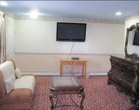 The Parsippany Inn And Suites Morris Plains Exteriör bild